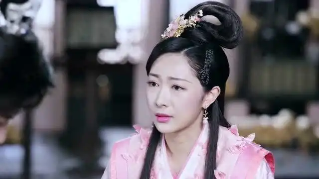 双世宠妃2墨奕怀喝下一碗献血,浑身不舒服青筋都出来了