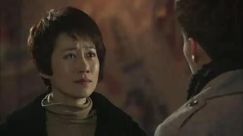 千山暮雪莫绍谦拿着童雪的纸鹤,独自一人痛哭流涕,这段太虐了
