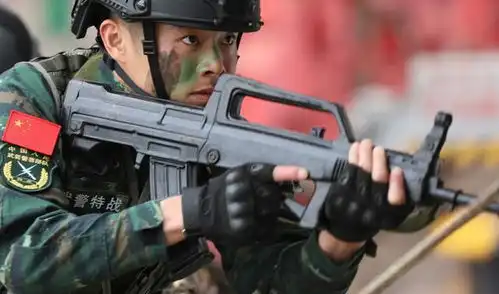 瞬爆手榴与巨石在空中相撞,瞬间就发生了爆炸
