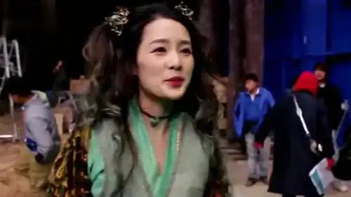 斗破苍穹幕后花絮萧炎抱小医仙起飞,还在片场送飞吻