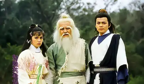 黄日华,打造的郭靖丁有健堪称经典,天龙八部的乔峰还是算了吧
