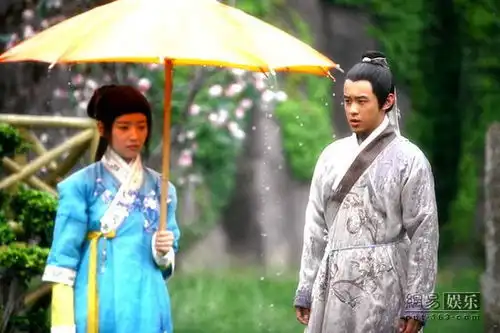 高昊美人如画雨中挨打笑言难逃董洁五指山