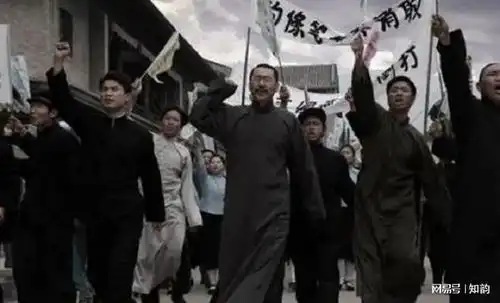 范纪曼潜伏19年做过毛人凤上司,4次死里逃生,临刑前用木板逃出
