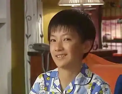 他娶了自己的女粉丝为妻,为了学业离开娱乐圈,依旧是90后的男神
