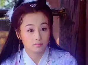 曾是当红一线女星,为拒绝大款追求连闯红灯,却低调嫁胡军同学