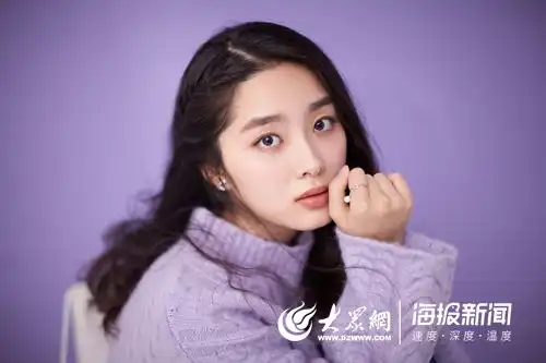 吴曼思最新写真曝光治愈系笑颜彰显青春恣意