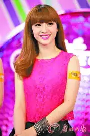 柳岩展大姐大风范我的不老秘笈是没有心机
