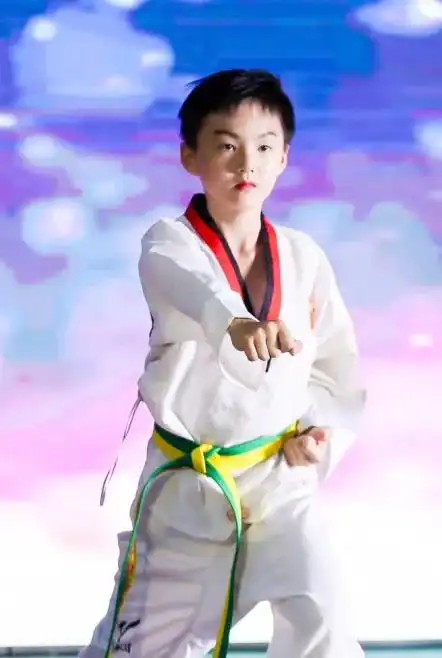 等待一朵花开,看见最美绽放记木子联大外国语小学第三届艺术节展演篇
