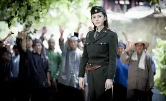 最后一战曝秋瓷炫军装剧照展飒爽英姿
