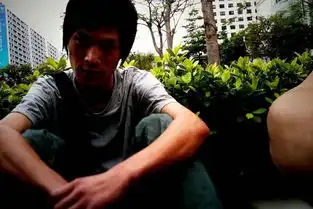 深圳版蜗居大学生露宿街头