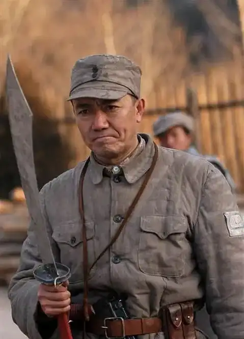 李幼斌隔16年再演李云龙他片场的倔脾气让年轻演员脸红
