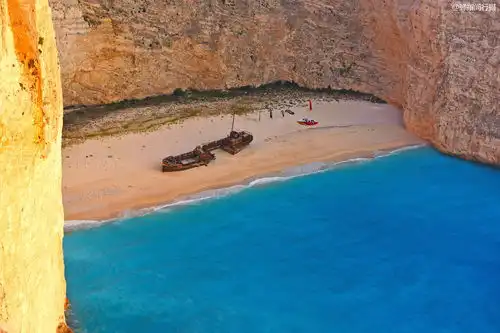 希腊小众海岛,以特洛伊国王子名字命名,是太阳的后裔取景地