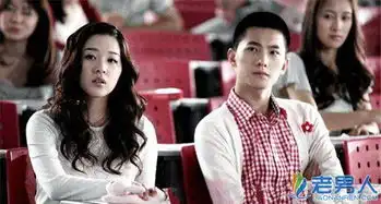 杨洋18岁前姐弟恋入娱乐圈后谈过恋爱2
