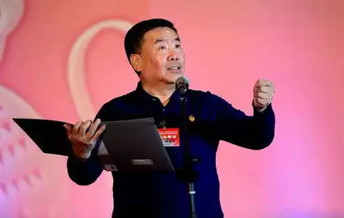 郝金明他是正阳门下小女人牛爷的扮演者,现实生活中也很有背景