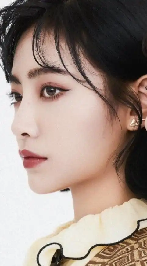 许佳琪孔雪儿茜茜姐妹封面曝出,不愧是the9门面担当,侧脸杀太飒
