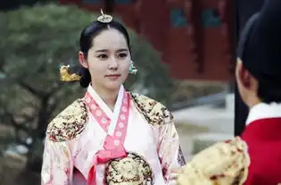 拥抱太阳的月亮15剧照烟雨彩服搭配裸妆迷住金秀炫