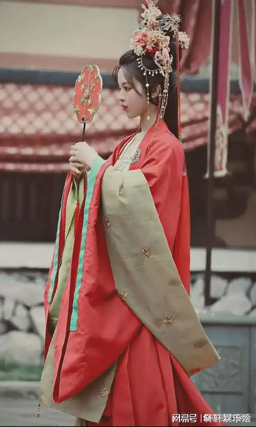 杨超越古装剧照,感觉过于吹捧了
