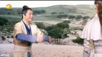 楚乔传开播悬念多,赵丽颖演技炸裂,窦骁却惊现抠图
