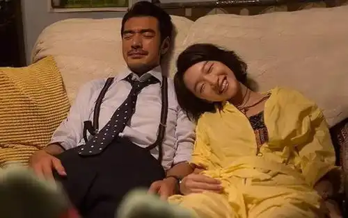 电影喜欢你开场的片头曲英文的求歌名男生唱的很好听哦
