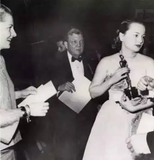 乱世佳人最后一名主演去世妈妈的偏心致姐妹近一世纪的仇恨
