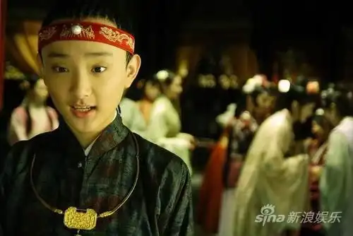 新红楼梦上星众专家肯定小宝玉于小彤
