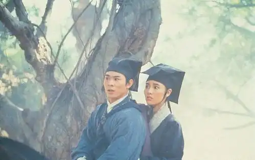 50岁李嘉欣晒近照,神话易老只能远观气质越发出众
