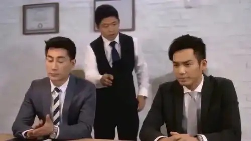 何以笙箫默应晖成了以琛情敌老袁应付得住么,以琛一记眼神老袁瞬间老实