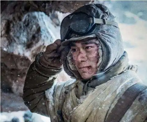 长津湖之水门桥看破防了,小学生观后感走红,字迹严谨规范
