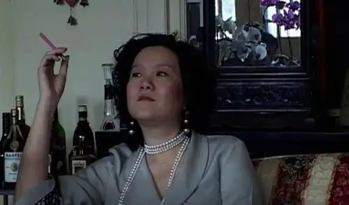 京圈名媛竟被网暴她败走时尚圈后,如今又成千万级网红
