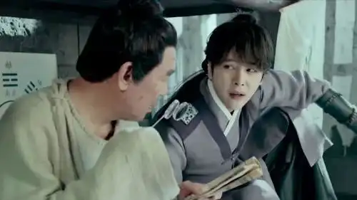 夜天子明明是天子却要去牢头做大哥,结局才知道竟是因为她