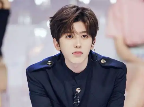 蔡徐坤主演新剧剧照被疯传,画面感极强超期待,得知真相观众跪了
