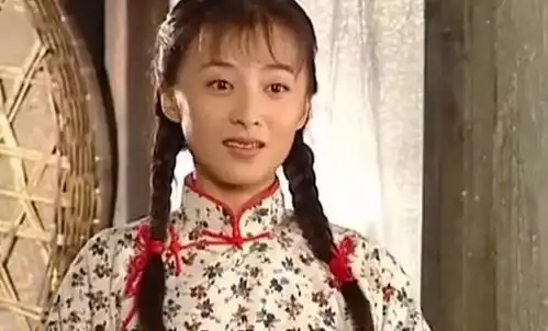 因情深深雨蒙蒙大火,闪婚相识7天名导,今46岁被宠成公主