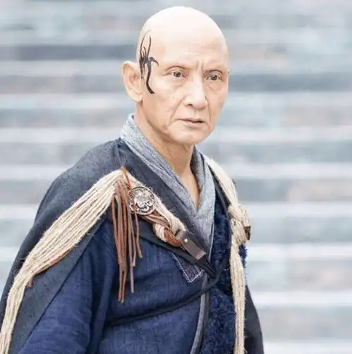 曾是奶油小生,却为角色甘愿扮丑,如今62岁成金牌反派
