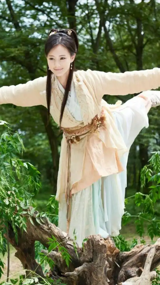 李一桐的黄蓉美到天际,为什么这版射雕英雄传就是火不了
