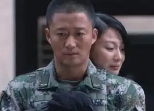 她曾被吴京带火,脱下军装的她美得不像话,终于明白谢楠为啥担心了
