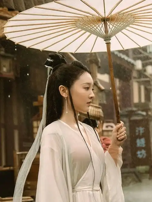 灵魂摆渡中最美孟婆三七,化身白蛇,成最美白娘子
