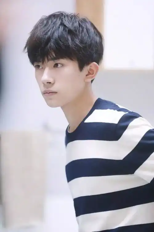 今日爆料北影辟谣关晓彤传言张靓颖绯闻男友又被曝王大陆恋情坐实snh48费沁源私联粉丝雷佳音也碰瓷易烊千玺擦黑板