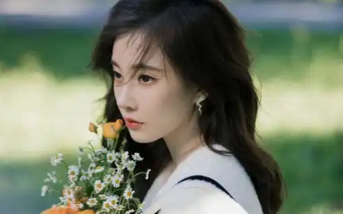 冯提莫的生日将至,举办线上生日会,7年时间成为专业歌手
