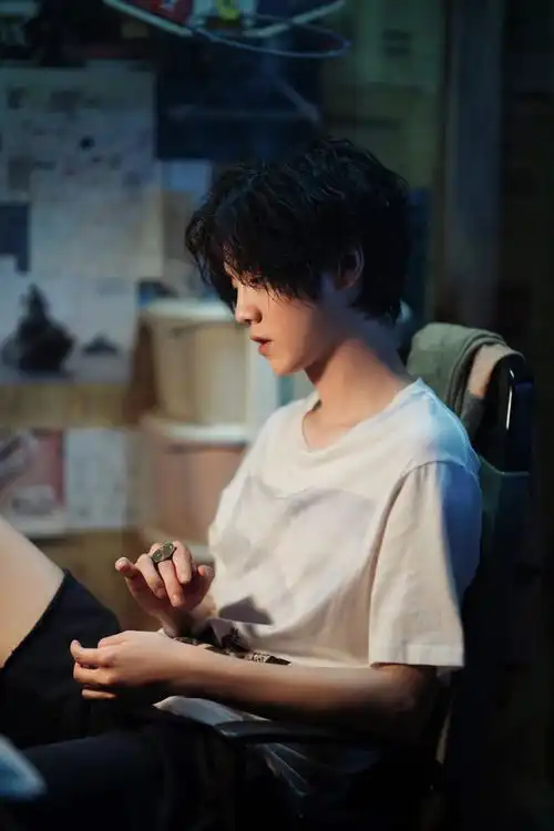 鹿晗偶遇前女友的现任,还误入结婚现场,网友笑破肚子