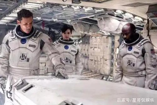 星际穿越强烈的视觉冲击与深度的情感硬科幻外下的柔软心
