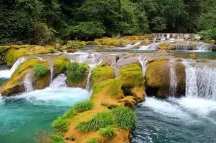 全球看贵州一趟最美高速的跨省旅游荔波绿宝石小七孔西江千户苗寨都匀茶博园万达小镇凯里风情下司古镇汽车纯玩三天游

