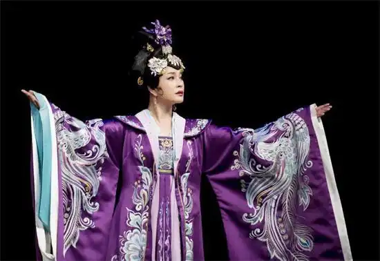 刘晓庆倾情演绎大型传奇历史话剧武则天,续写女皇传奇