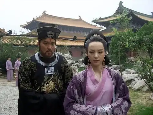 宠妃刘娥不能生育,将一尼姑献给皇帝,后生下皇子成一代明君

