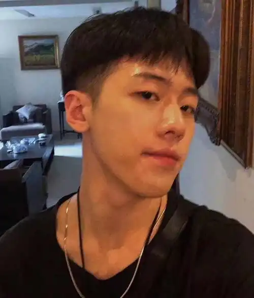 怦然心动的侧颜照我又恋爱了...