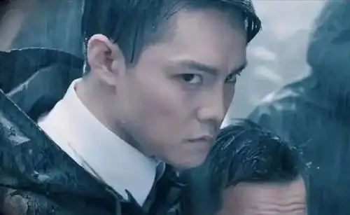 尹正靠撞脸吴彦祖爆红曾经龙女郎竟然出轨和他在一起