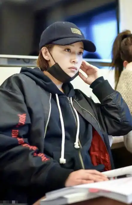 张翰被拍到对古力娜扎表情冷淡,开豪车与郑爽闺
