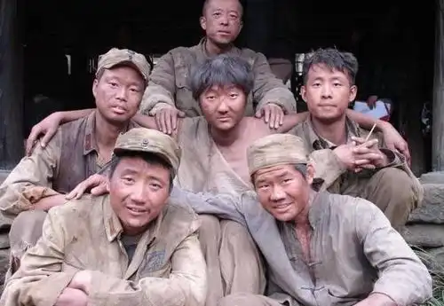 从当红童星到直播带货被潘长江教育,嘎子哥谢孟伟经历了什么
