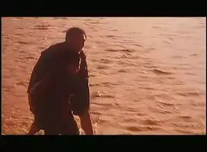 放牛班影视鉴赏背起爸爸上学,担当从不分年龄