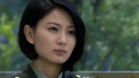 我是特种兵之利刃出鞘23范天雷告诉唐心怡拼命训练何晨光原因,得知实情的唐心怡去找何晨光
