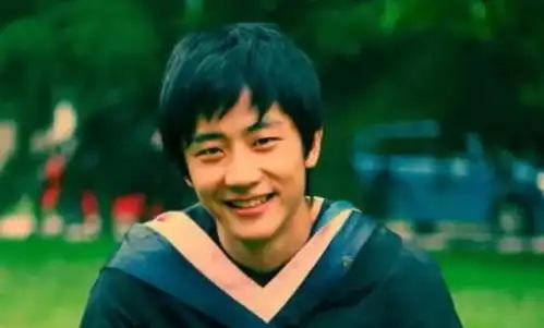 狠人黄轩的逆袭史,从内娱弃子到名导宠儿,6段情史太精彩
